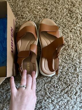 Women’s Brown Adjustable Strap Sandals